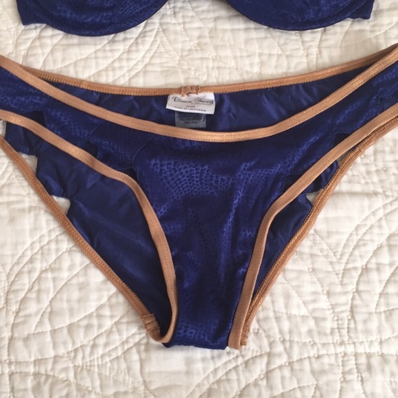 Beach Bunny - Picture 8 of 8